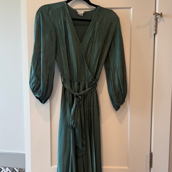 Chic Long Sleeve Wrap Dress in Forest Green - Picture 1 of 3